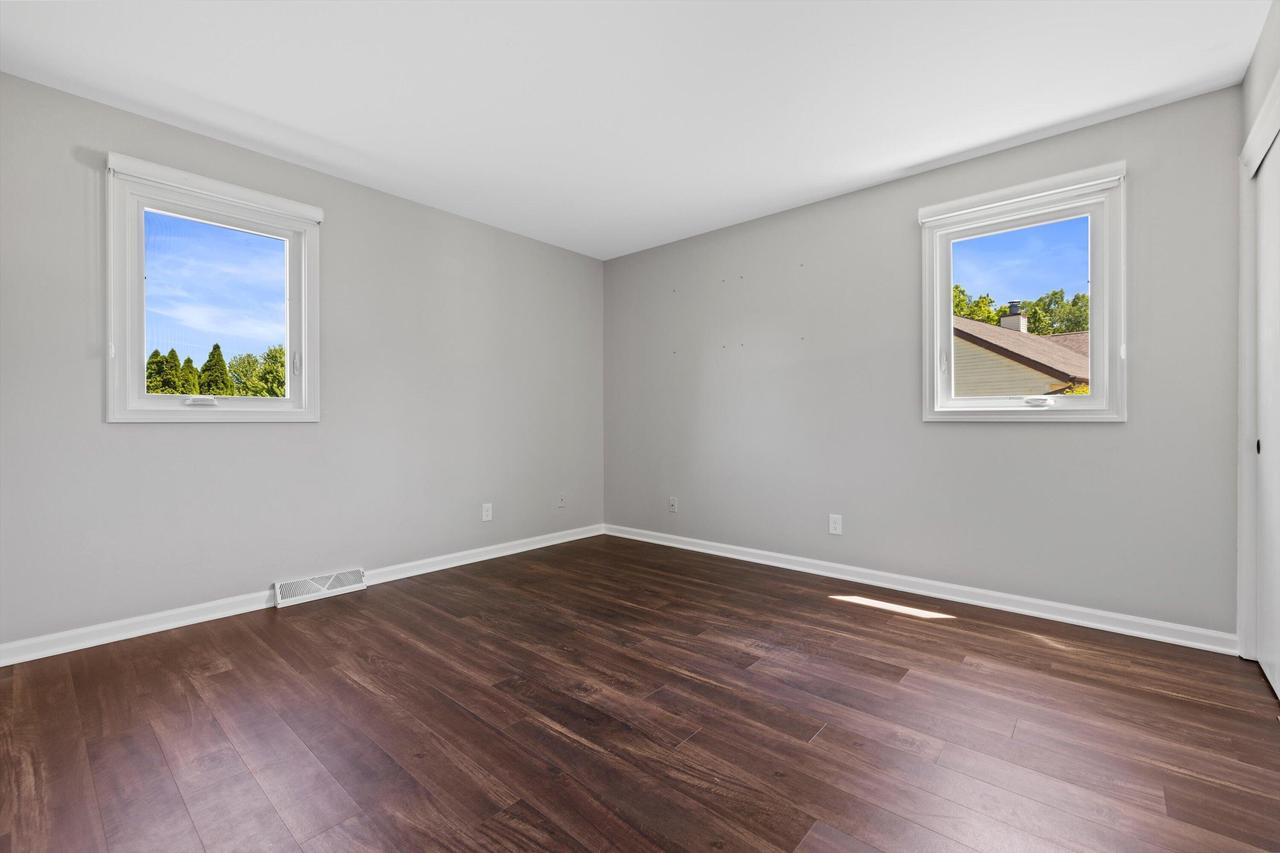 7424 South Hillendale DRIVE