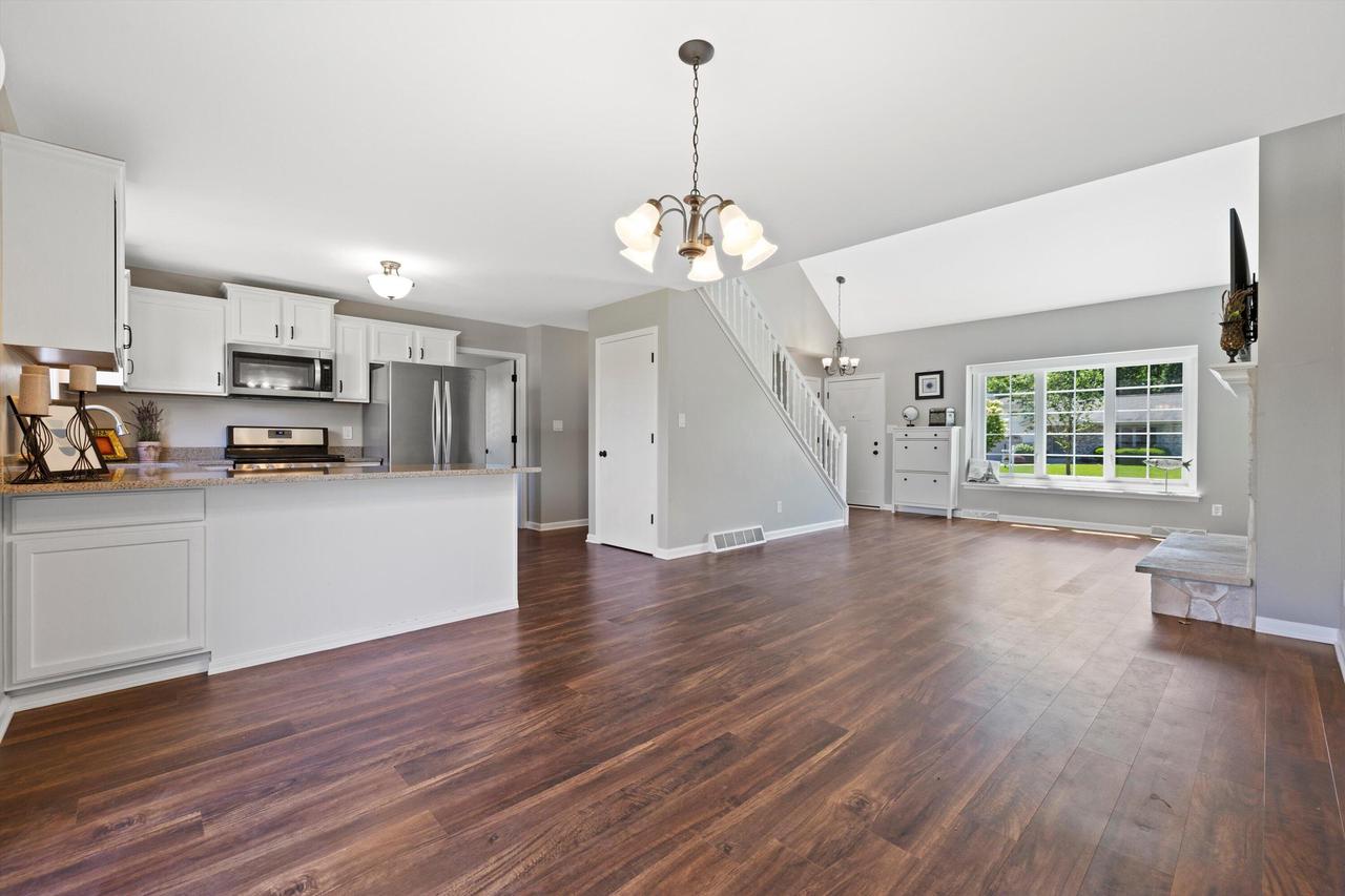 7424 South Hillendale DRIVE