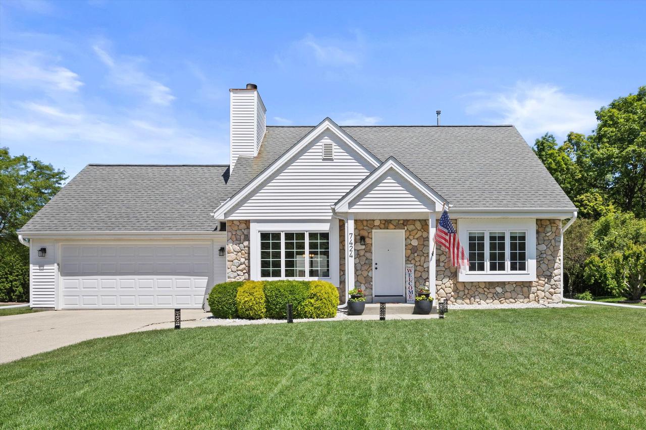 7424 South Hillendale DRIVE