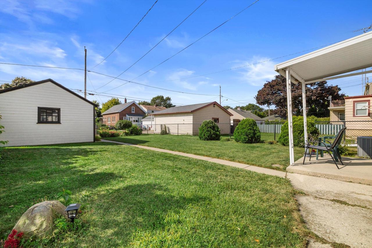 3769 East Carpenter AVENUE