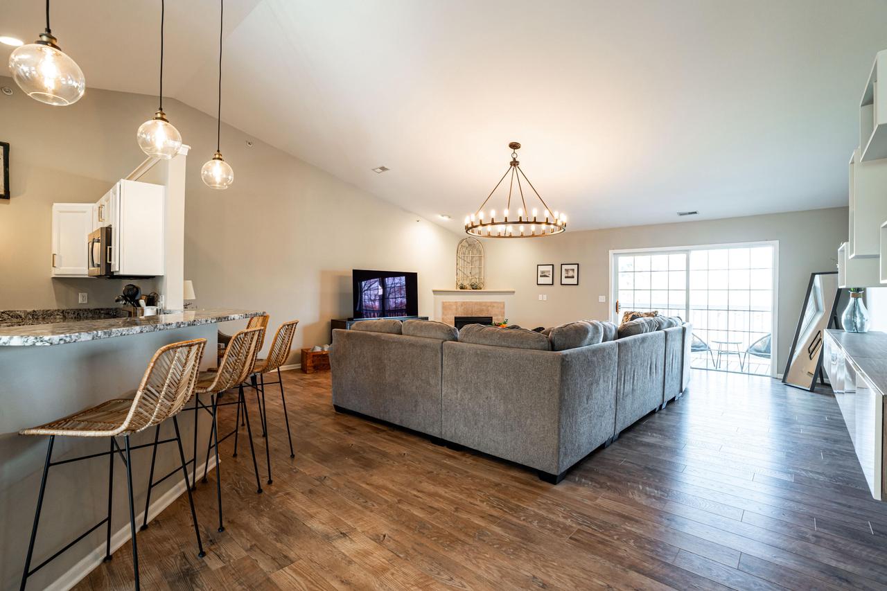 825 Stonefield DRIVE 106