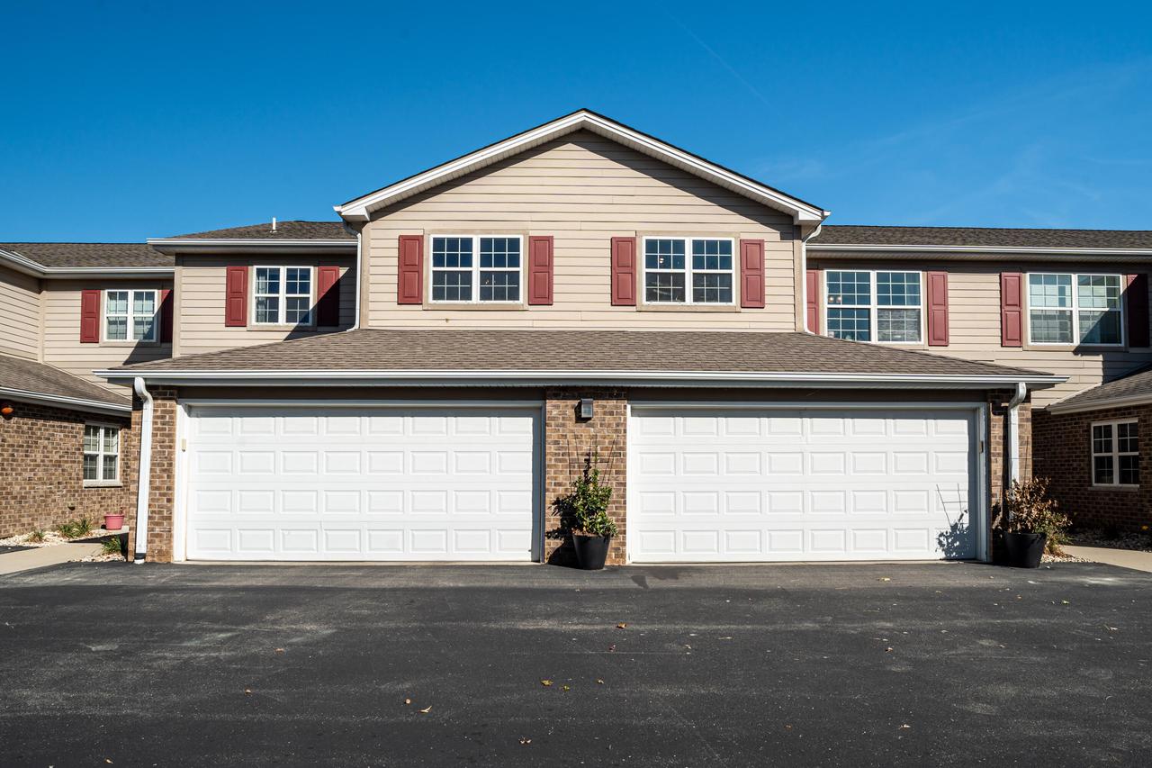 825 Stonefield DRIVE 106