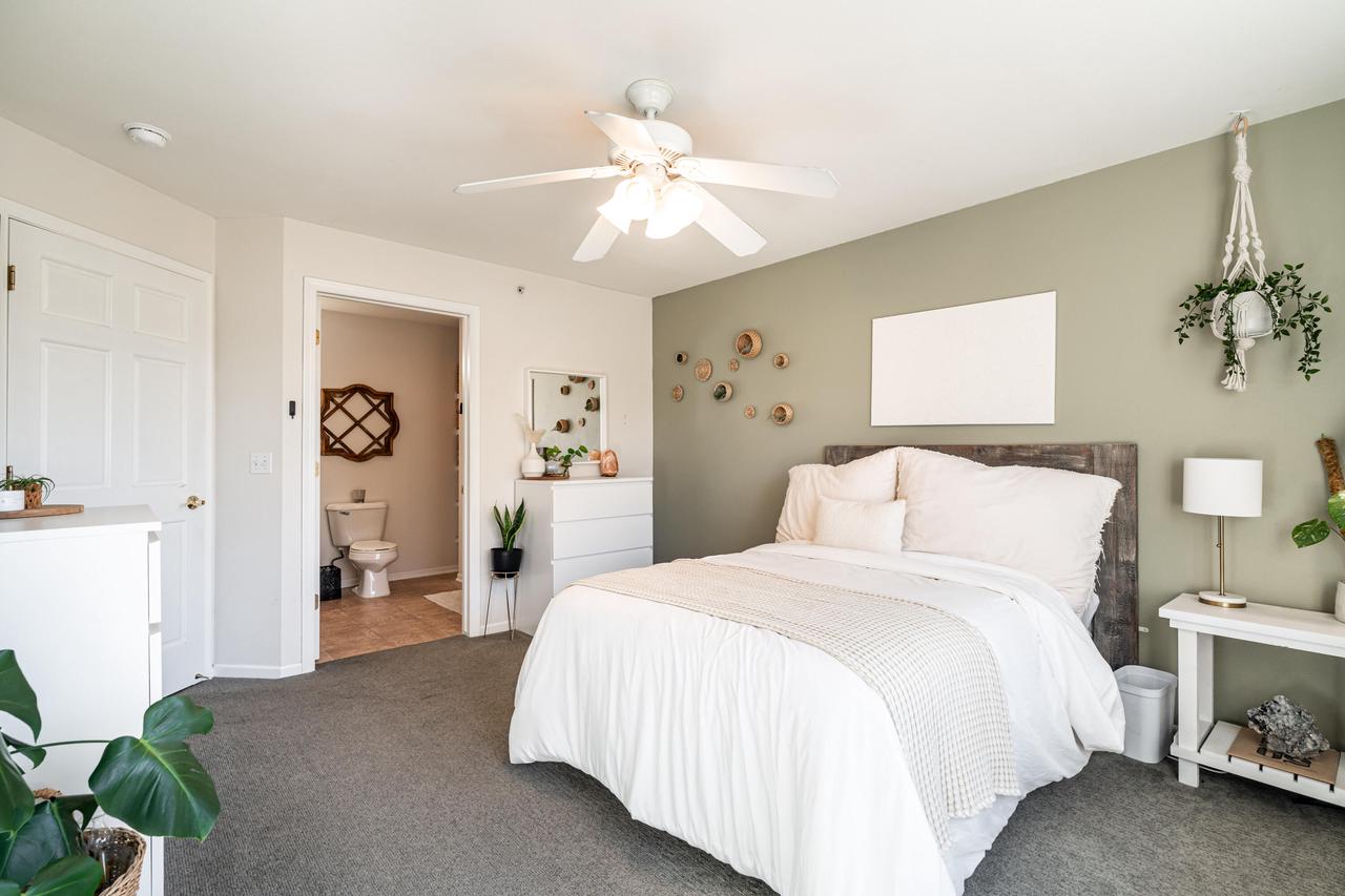 825 Stonefield DRIVE 106