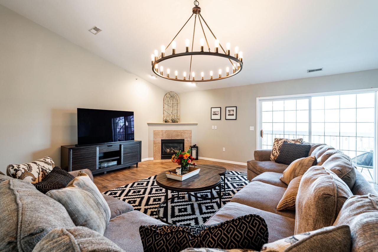 825 Stonefield DRIVE 106