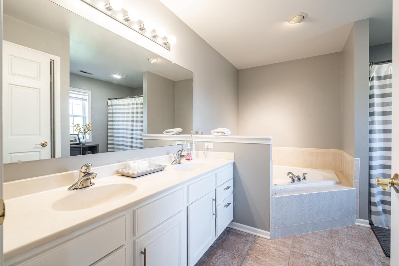 825 Stonefield DRIVE 106