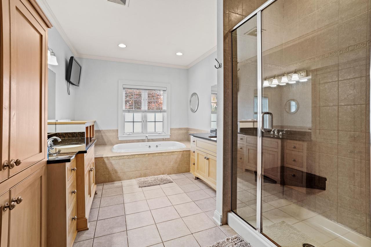 319 Jonathon DRIVE