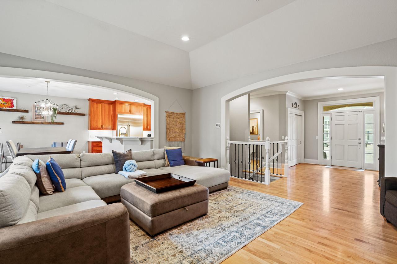 319 Jonathon DRIVE