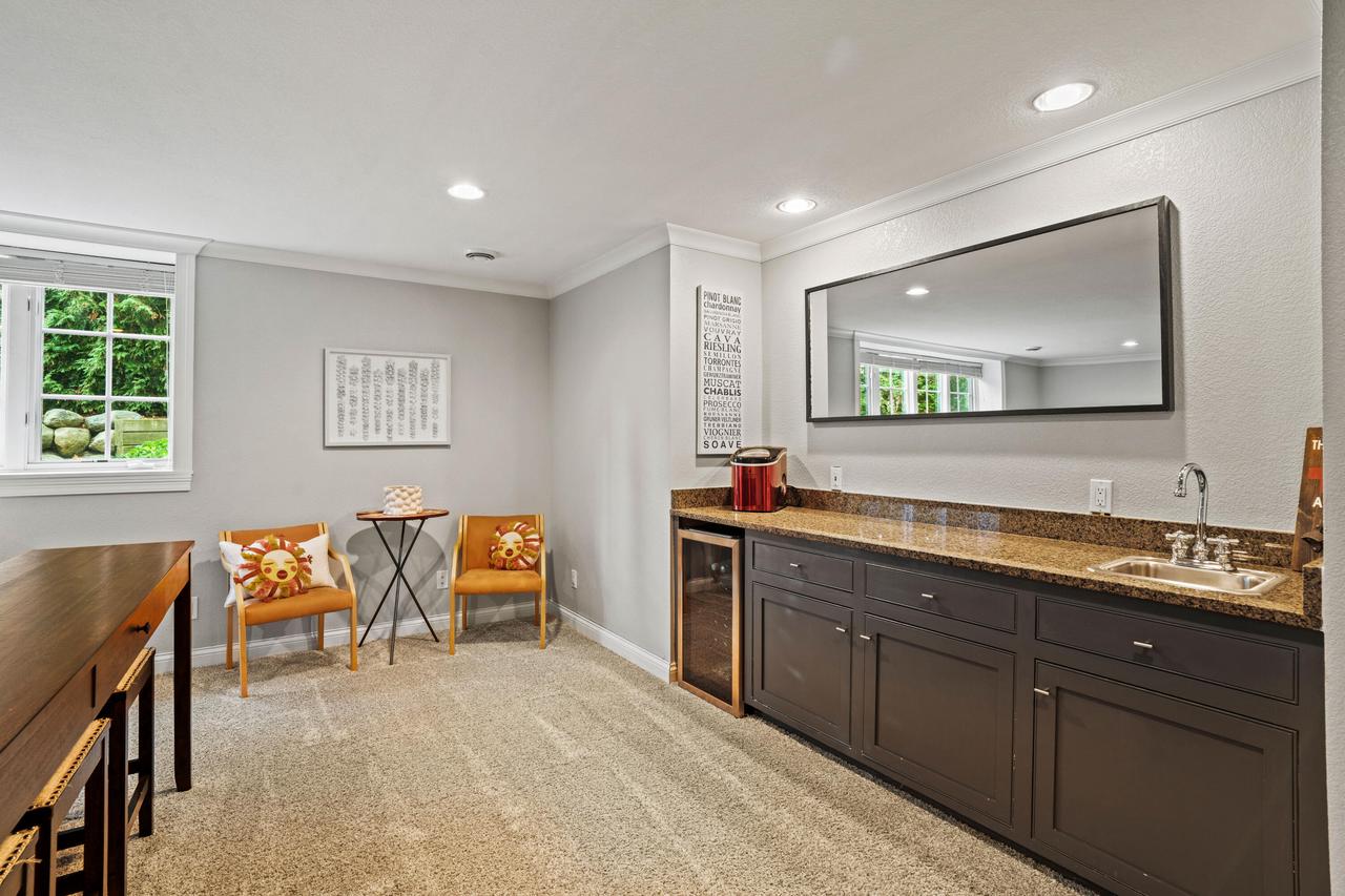 319 Jonathon DRIVE