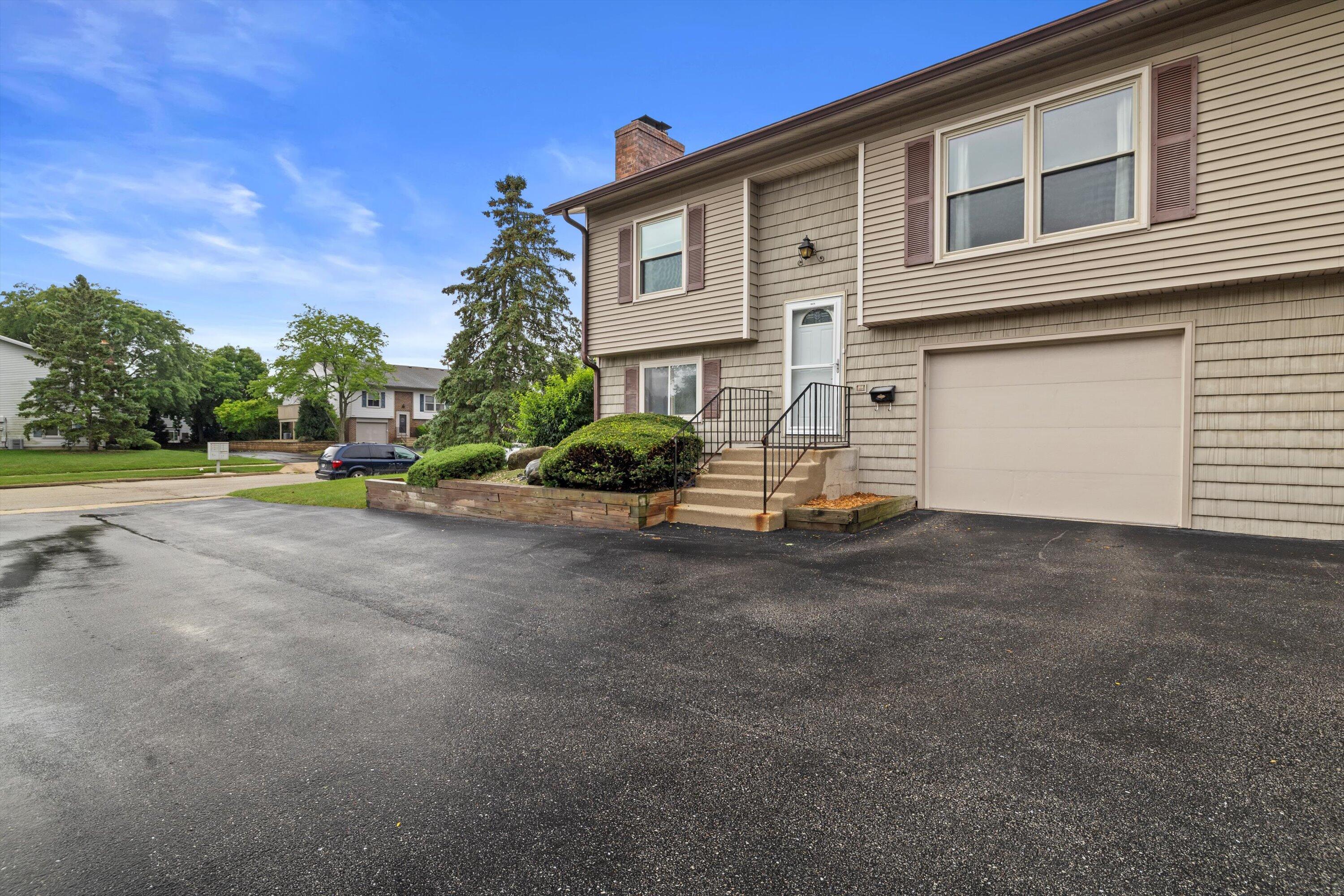10230 W Parkedge Cir