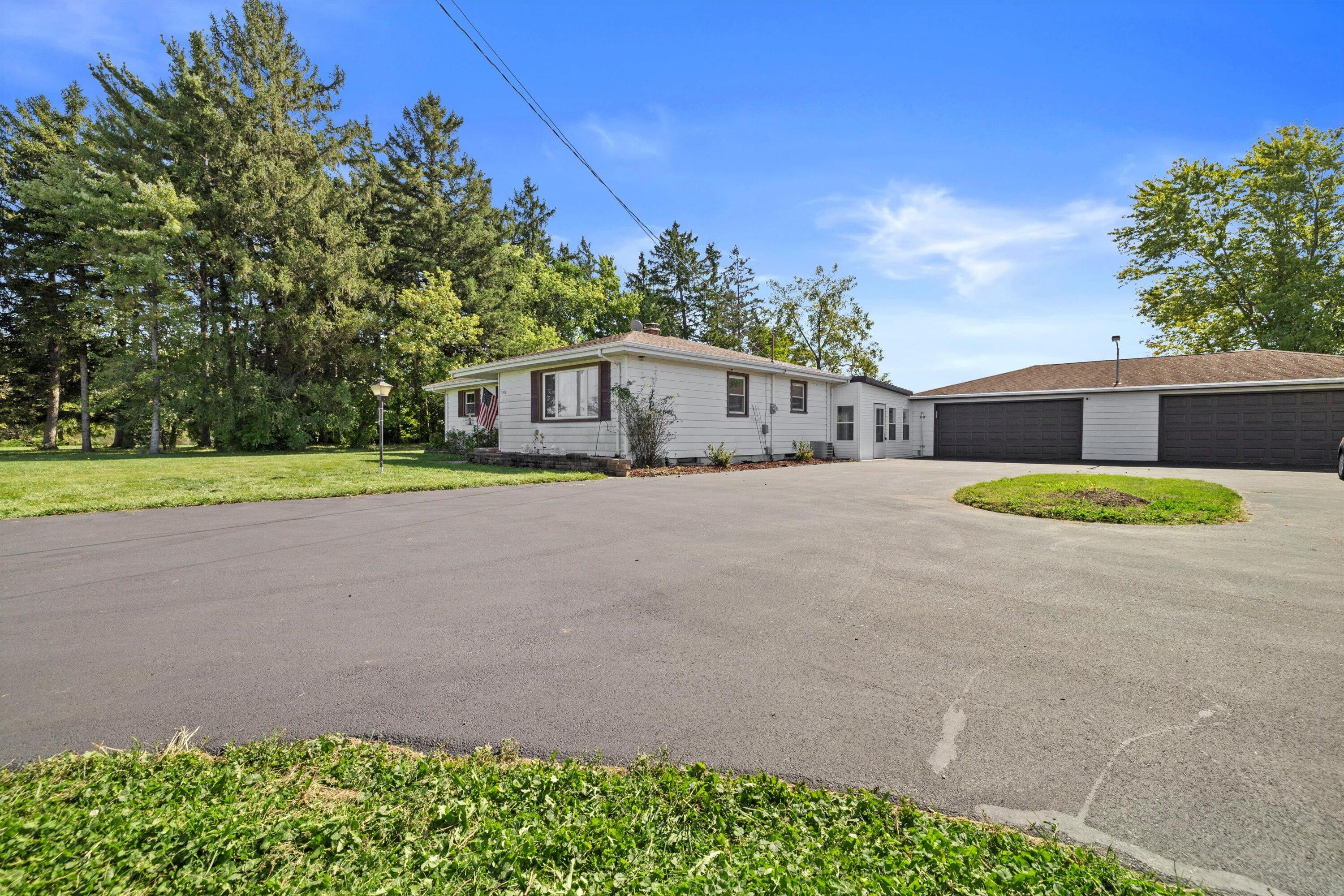 11905 Golf Rd