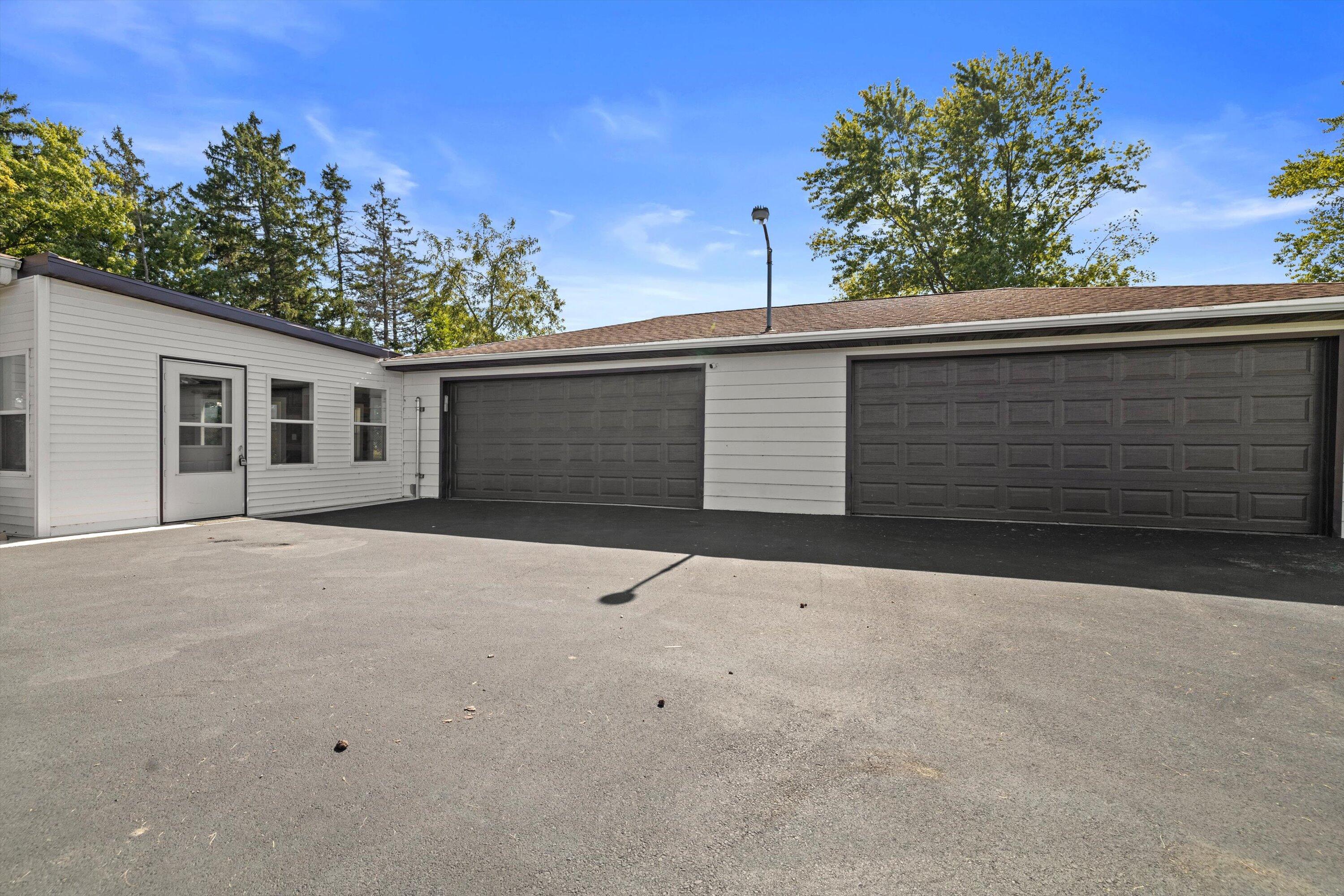 11905 Golf Rd