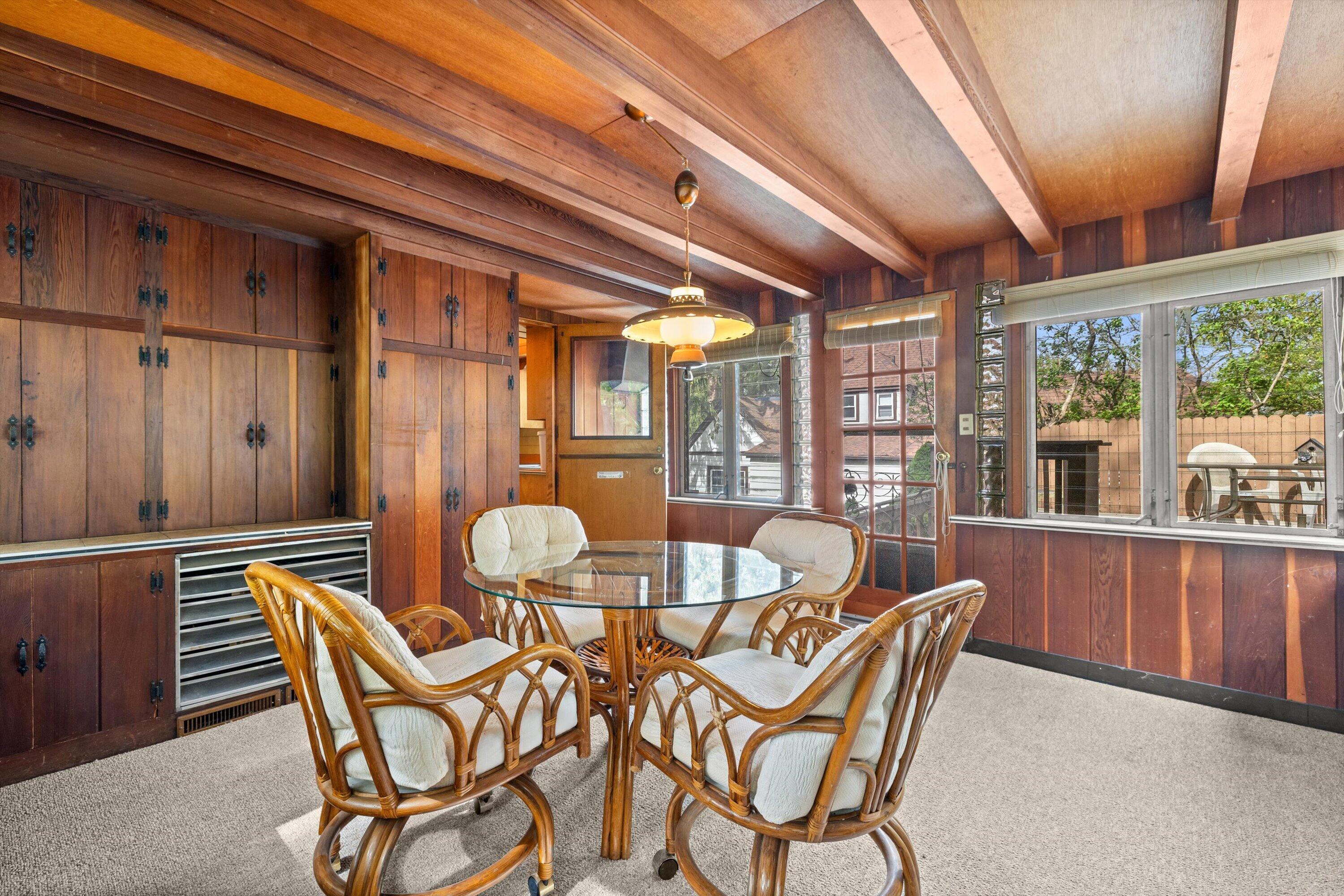 408 Valley Rd