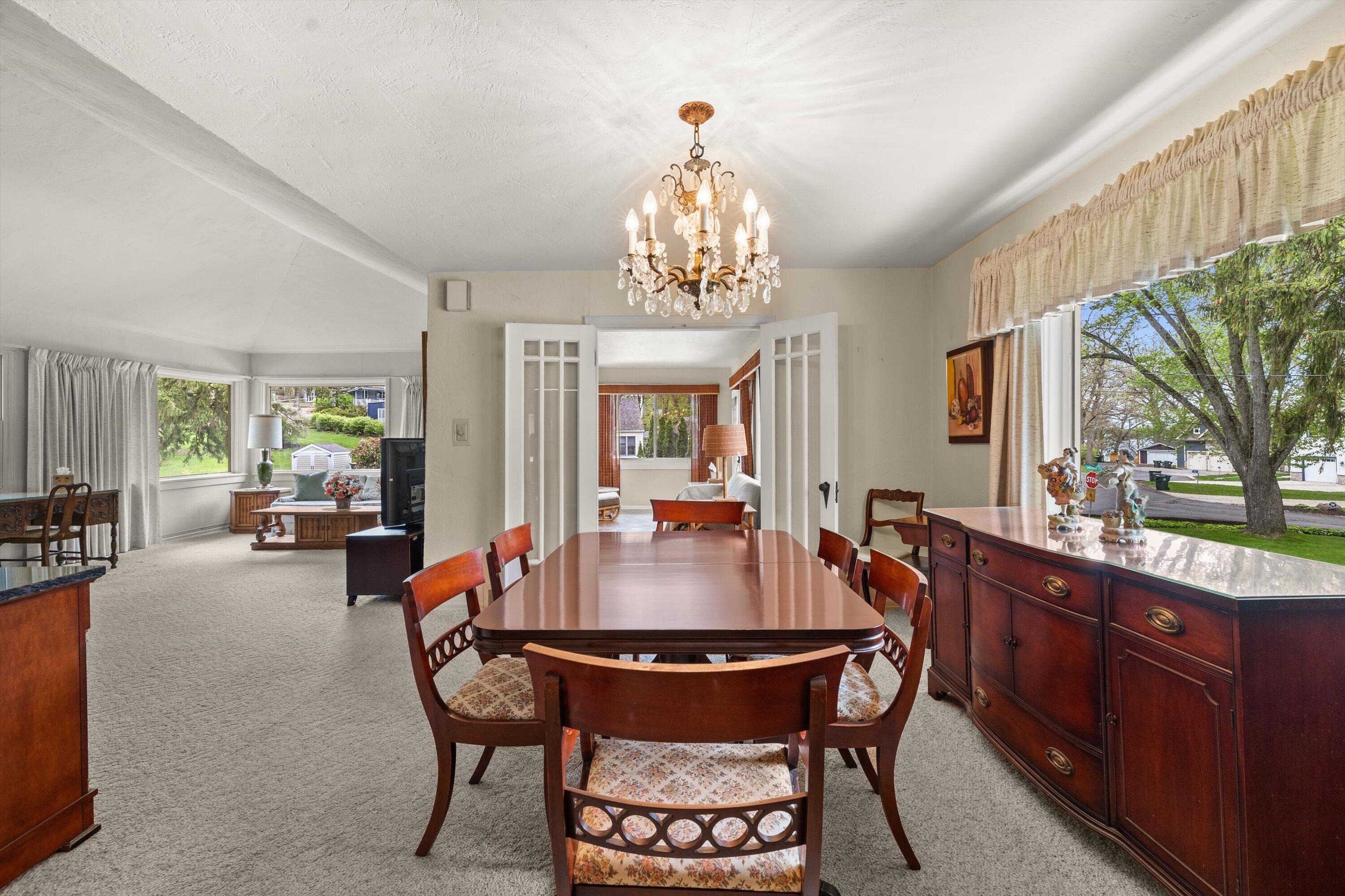 408 Valley Rd