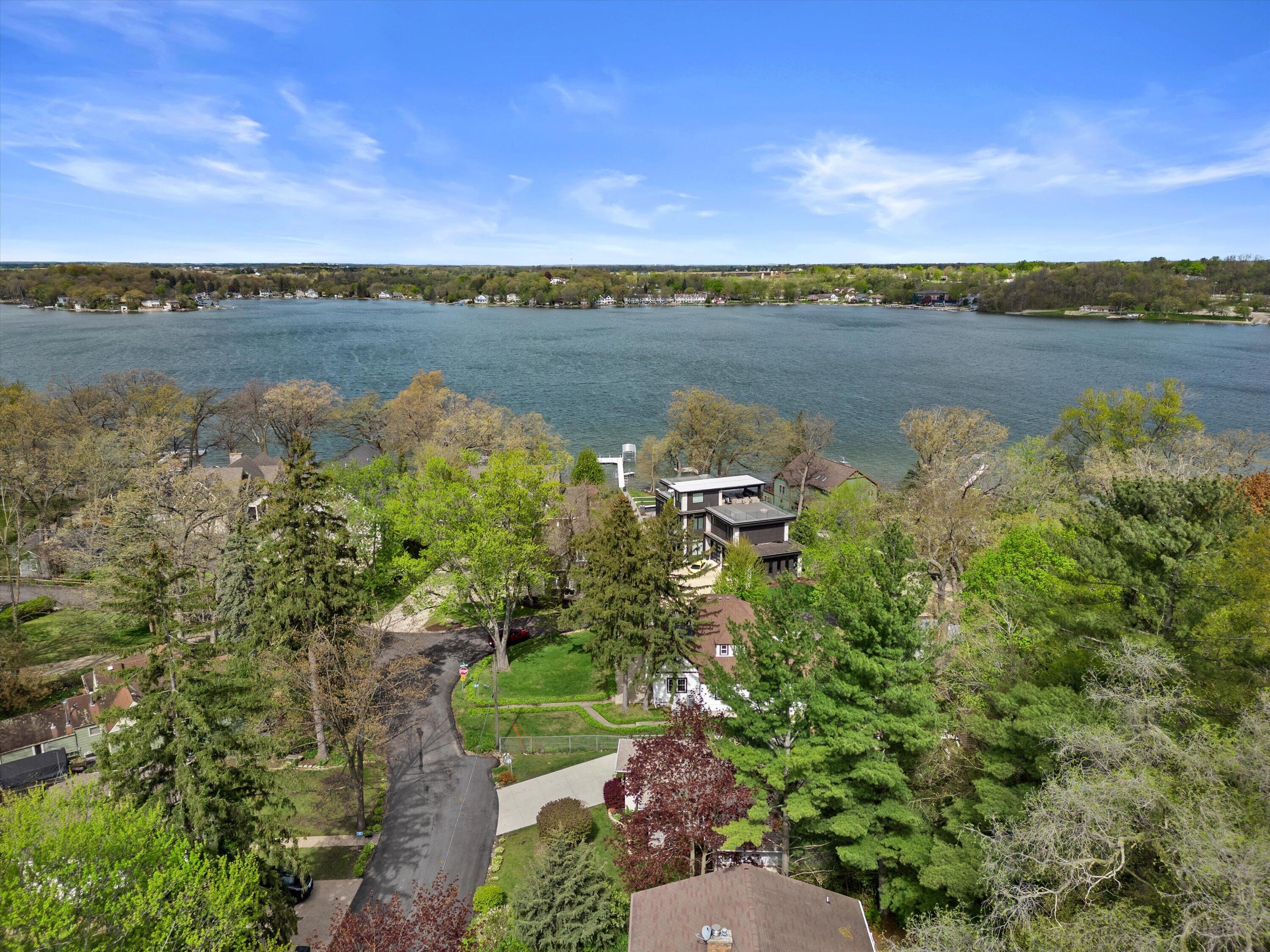 408 Valley Rd