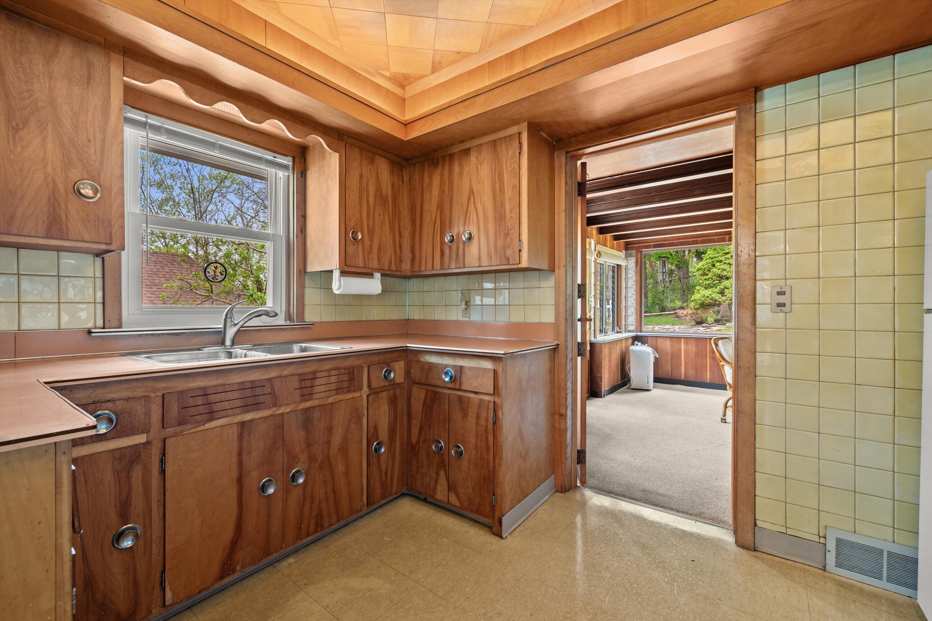 408 Valley Rd