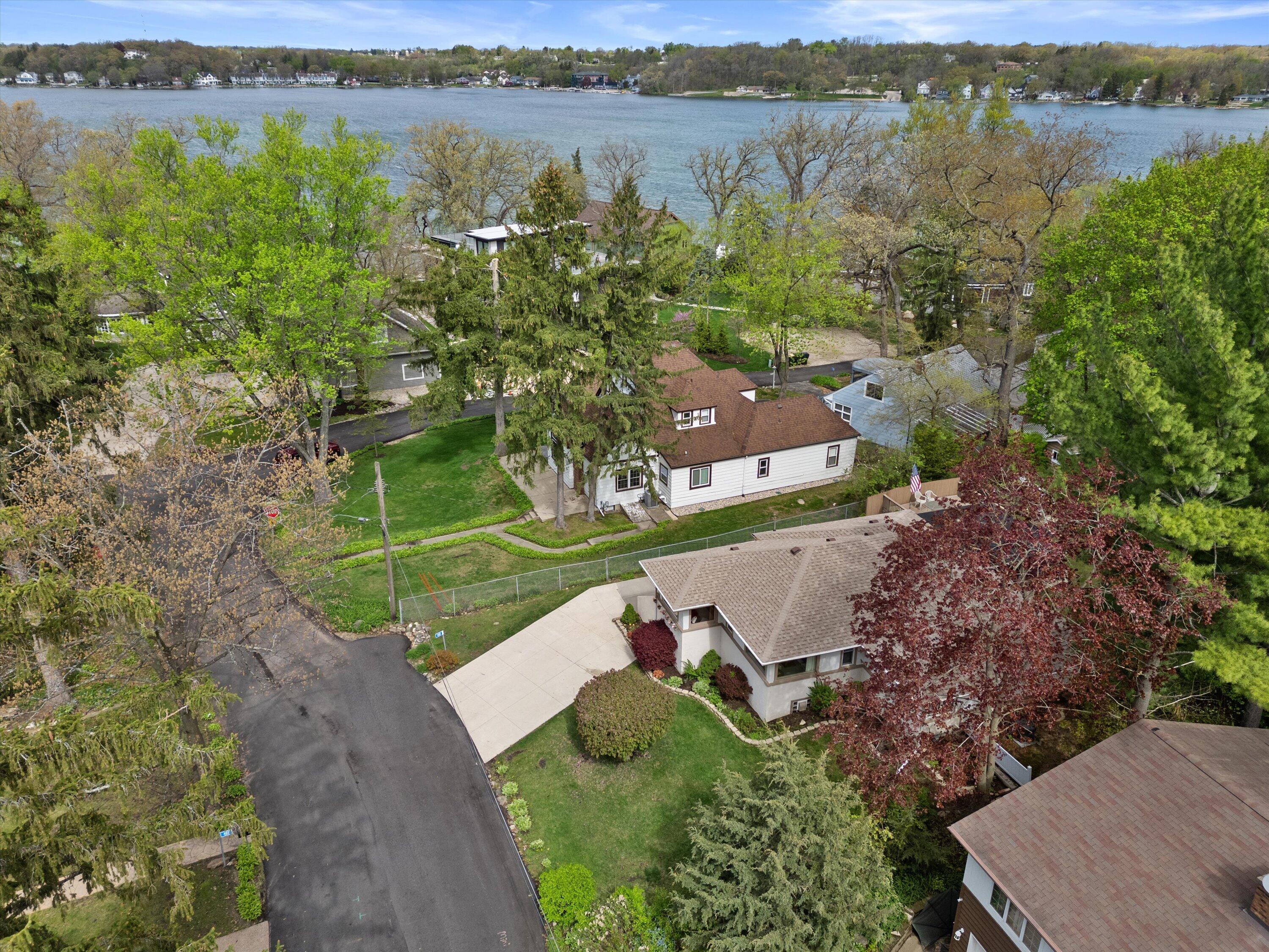 408 Valley Rd
