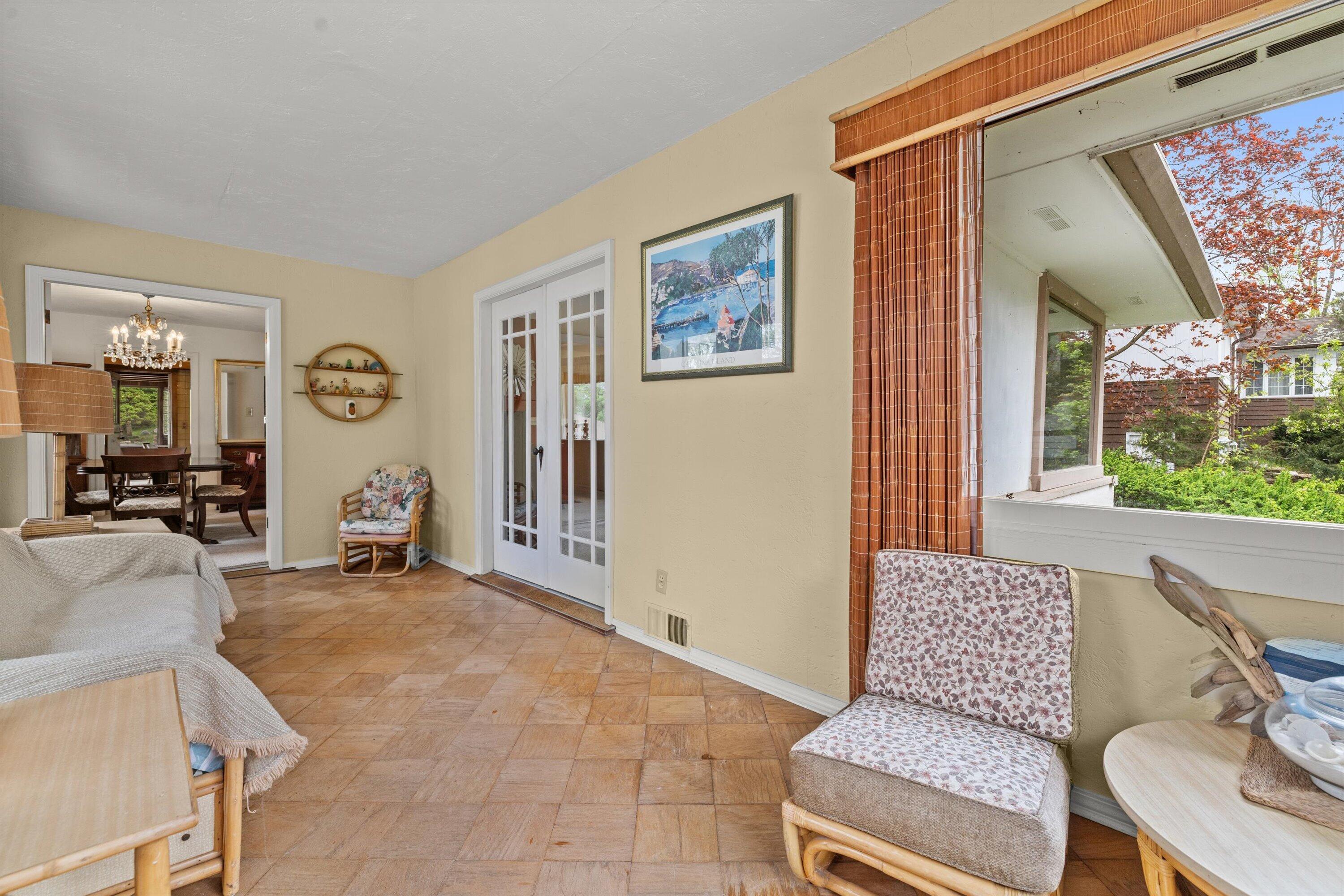 408 Valley Rd
