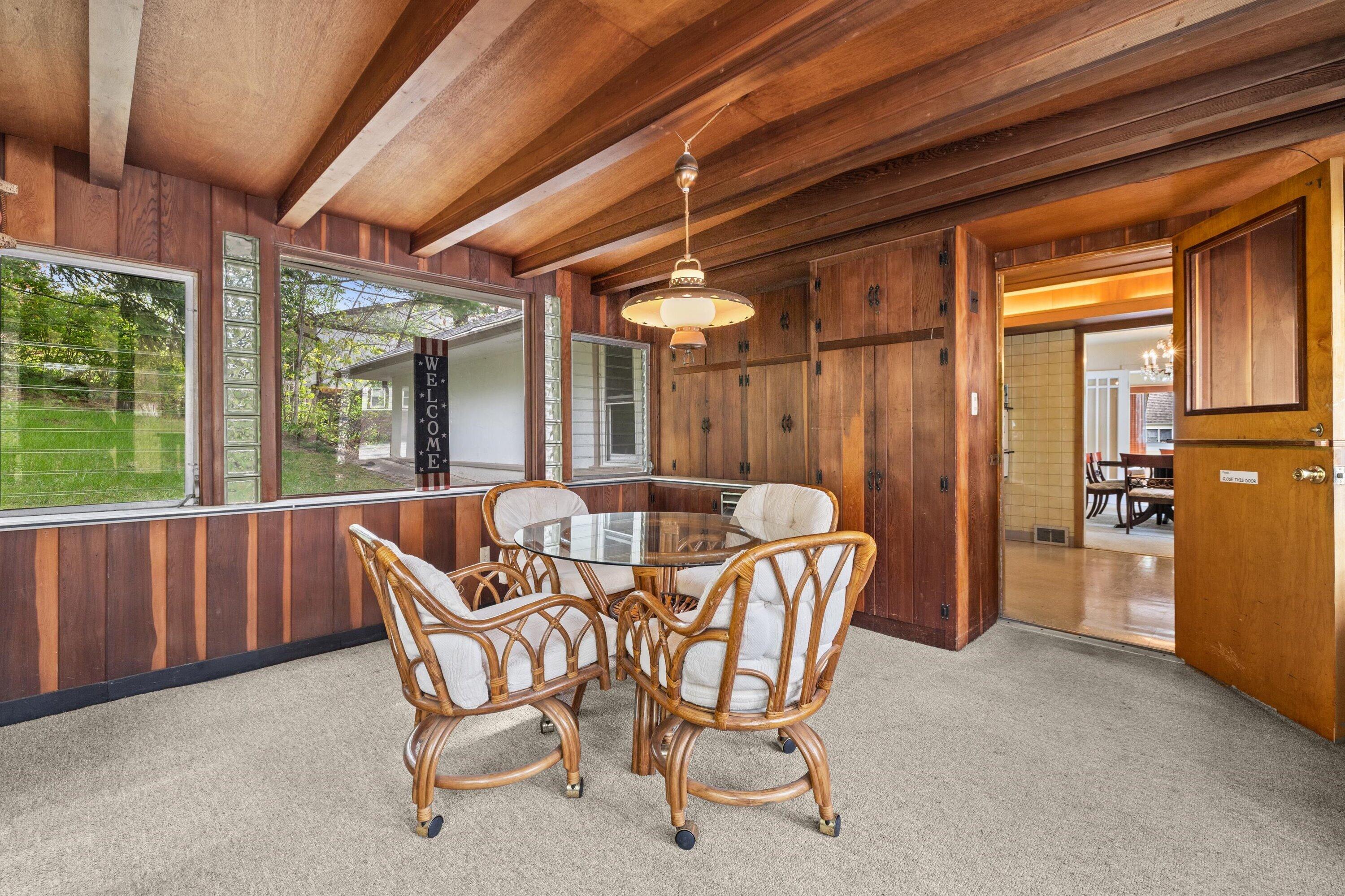 408 Valley Rd