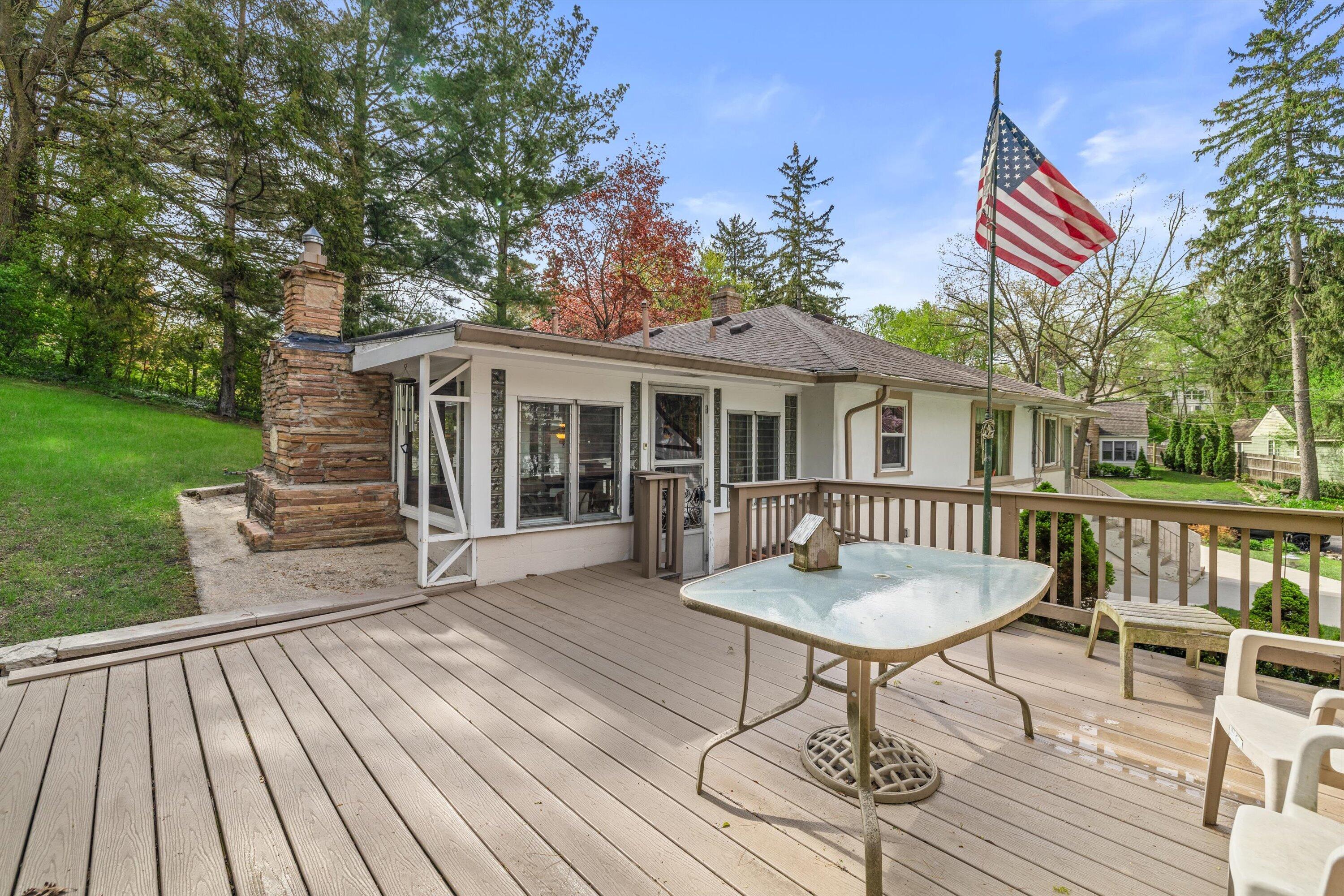 408 Valley Rd