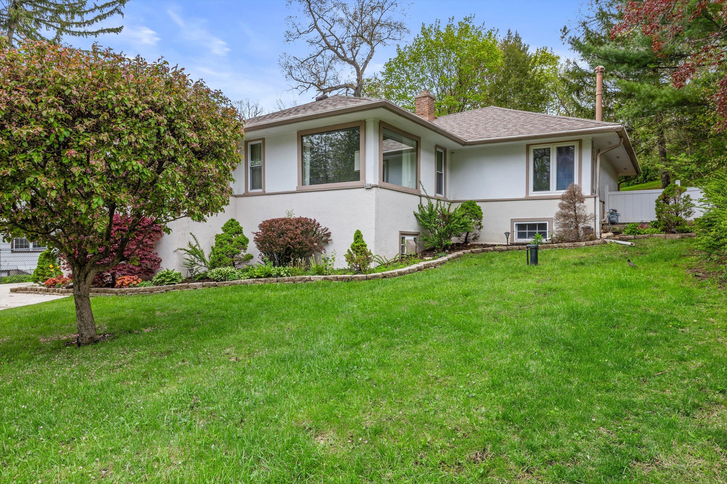 408 Valley Rd