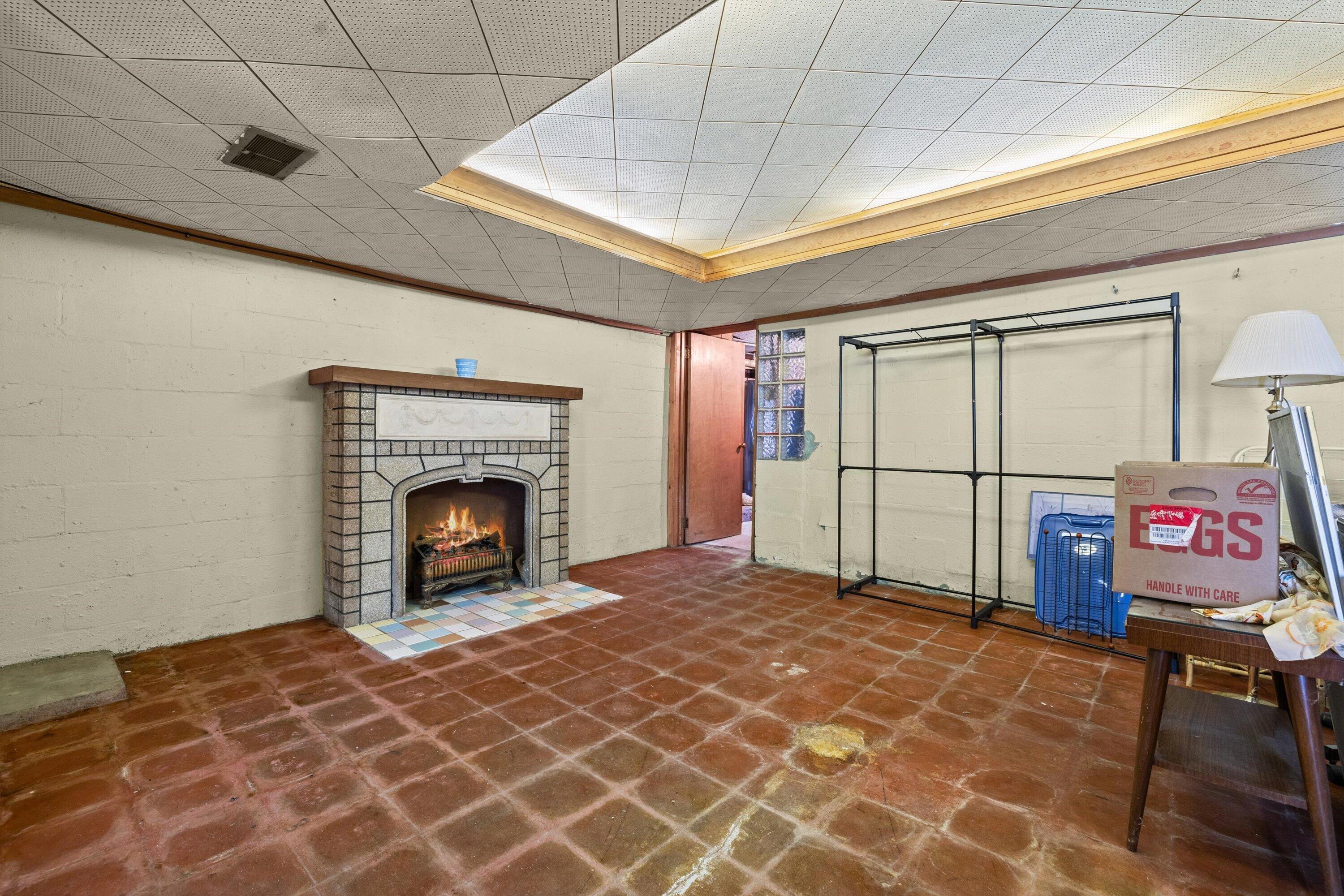 408 Valley Rd