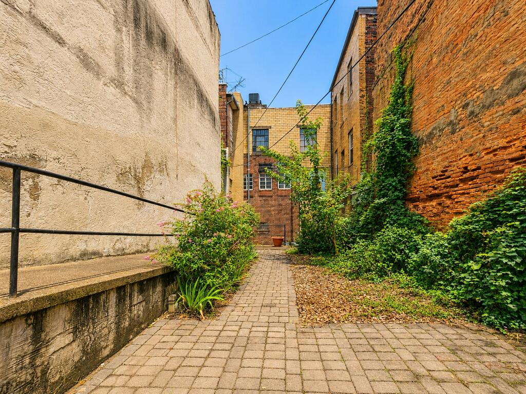 111 Court Street