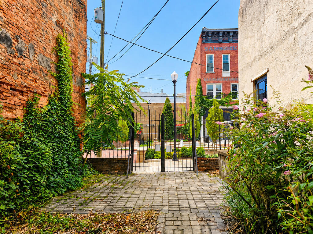 111 Court Street