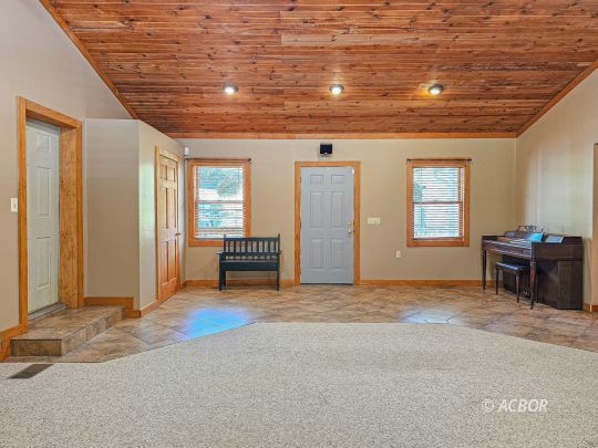 274 Neighborhood Rd