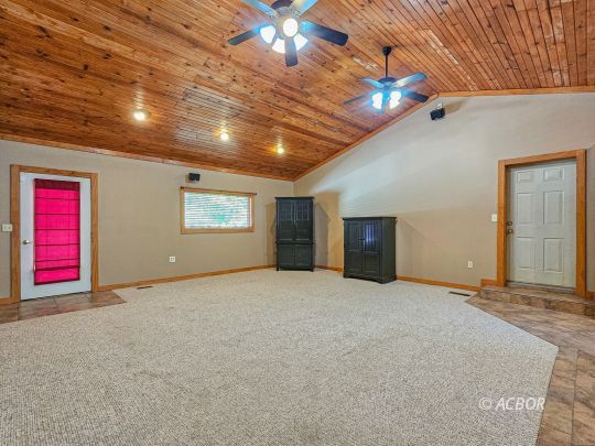 274 Neighborhood Rd