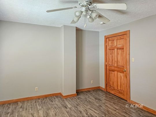274 Neighborhood Rd