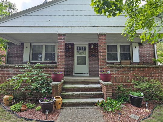 410 Hedgewood Dr.