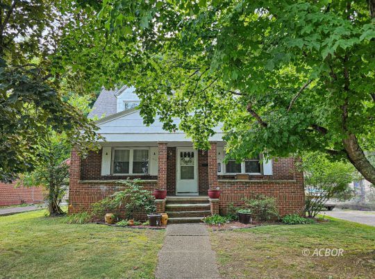 410 Hedgewood Dr.