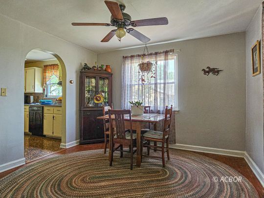 410 Hedgewood Dr.