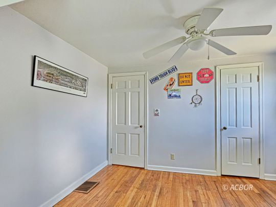 410 Hedgewood Dr.