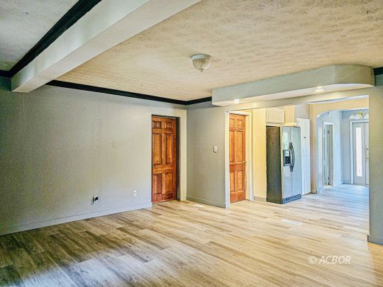 374 Sanders Dr