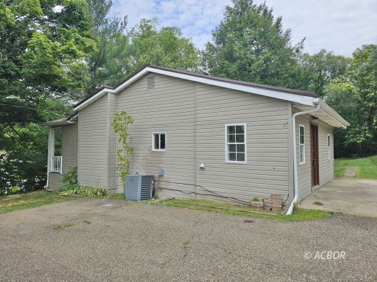 374 Sanders Dr