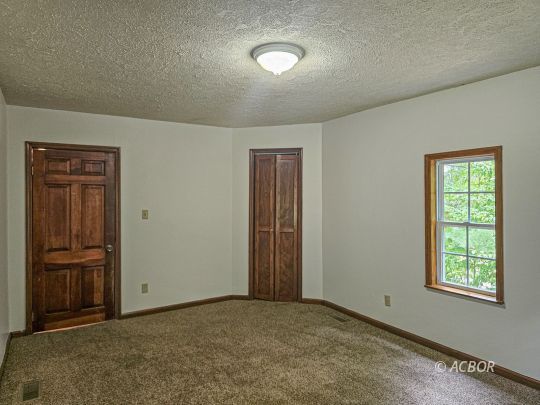 374 Sanders Dr