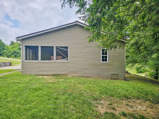 374 Sanders Dr