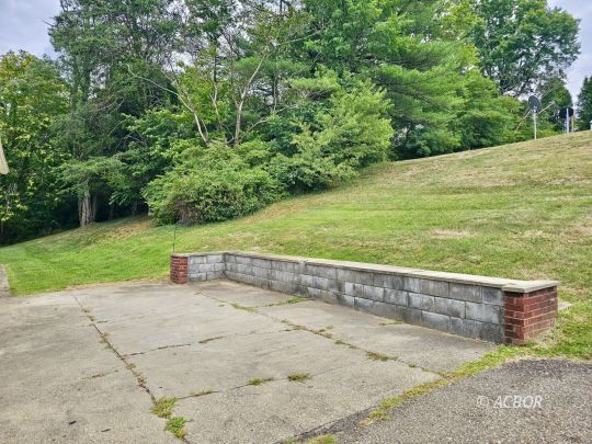374 Sanders Dr