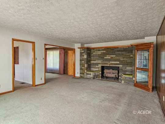 590 Jackson Pike