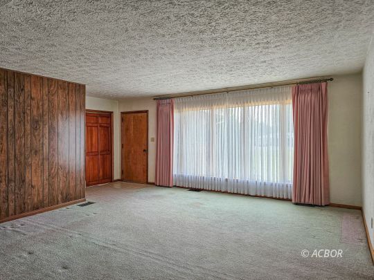 590 Jackson Pike