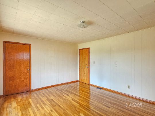590 Jackson Pike