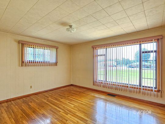 590 Jackson Pike