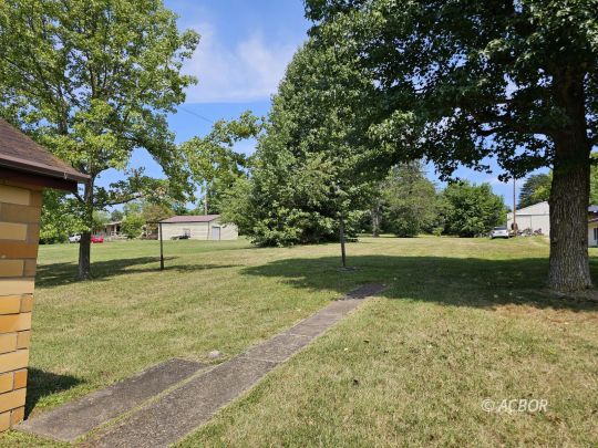 590 Jackson Pike