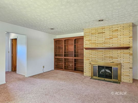 590 Jackson Pike