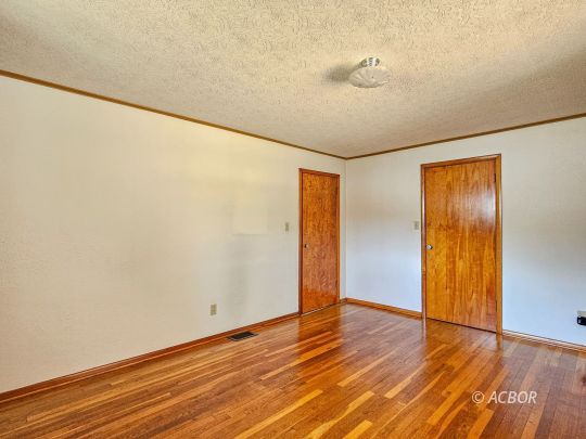 590 Jackson Pike