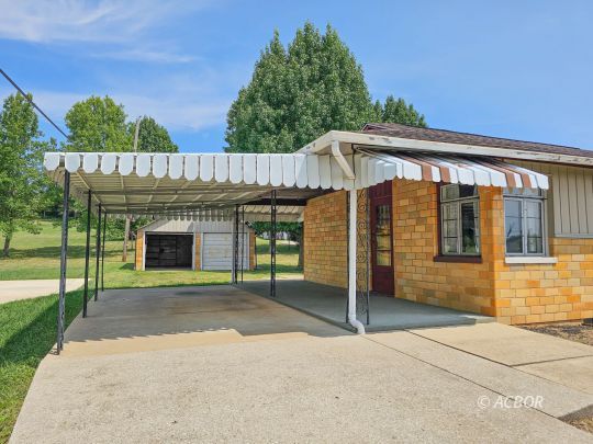 590 Jackson Pike