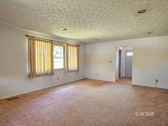 590 Jackson Pike