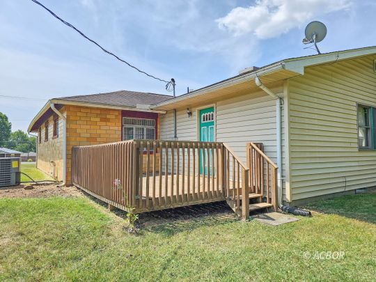590 Jackson Pike