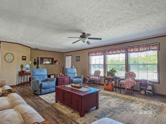 529 Arbuckle Rd